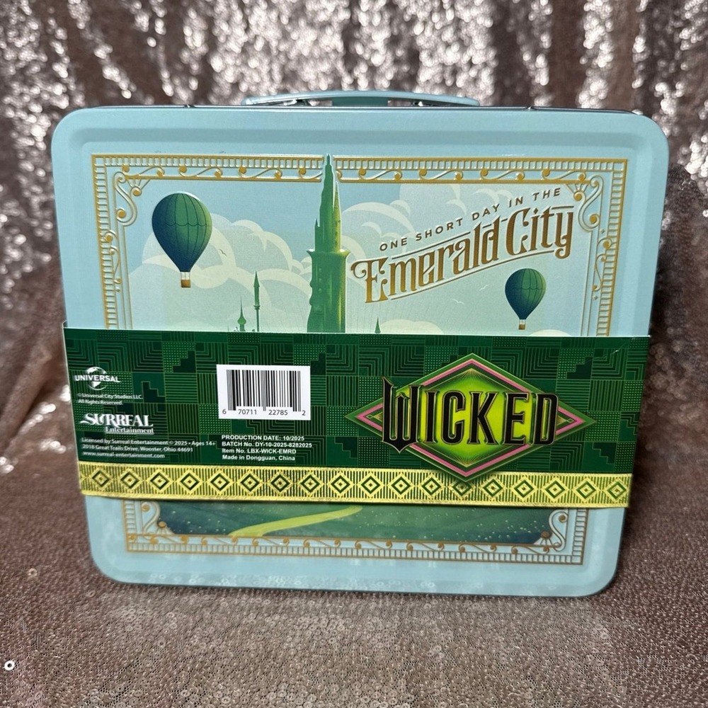 Wicked Movie Merchandise Bundle Glinda Squishmallow Tote Lunchbox Blanket Book - Picture 9 of 12